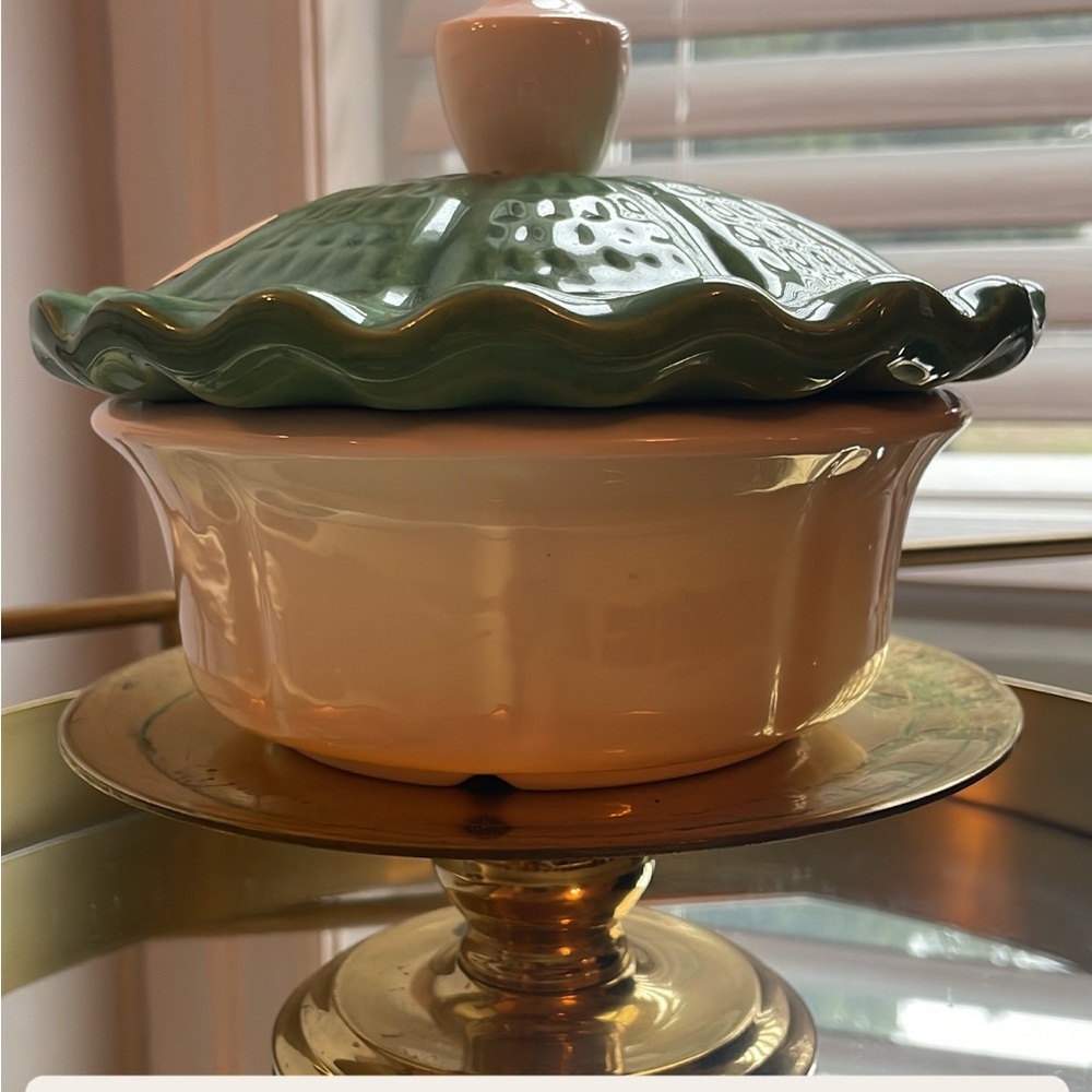 Vintage 50’s Miramar of California covered dish